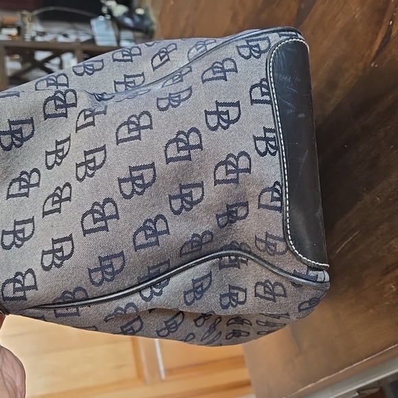 Vintage Dooney And Bourke Signature Canvas And Leather Bag Magnetic Closure - Picture 6 of 11